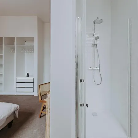 Biloba Coliving House Panzió Charleroi