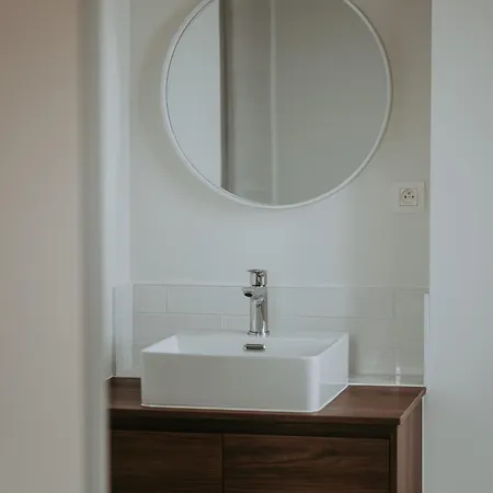 Biloba Coliving House Panzió Charleroi